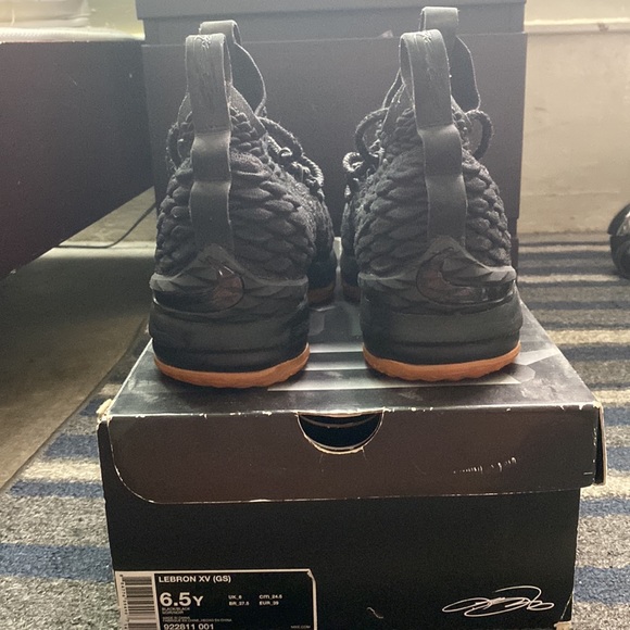 Lebron 15 GS size US 6.5Y . In great condition, only been worn 2-3 times. - Picture 2 of 4